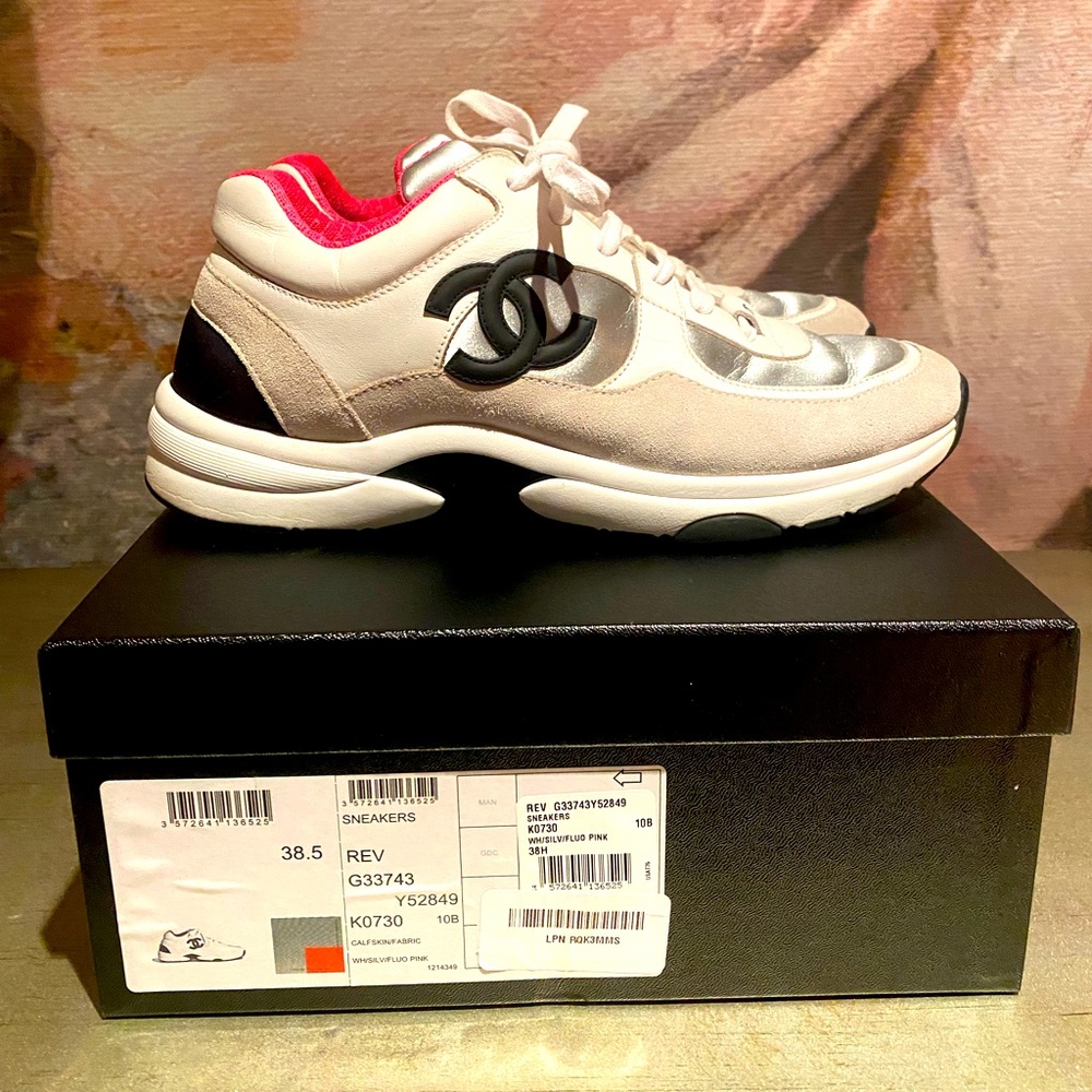 ❌❌SOLD❌❌💯 Authentic Chanel Sneakers
